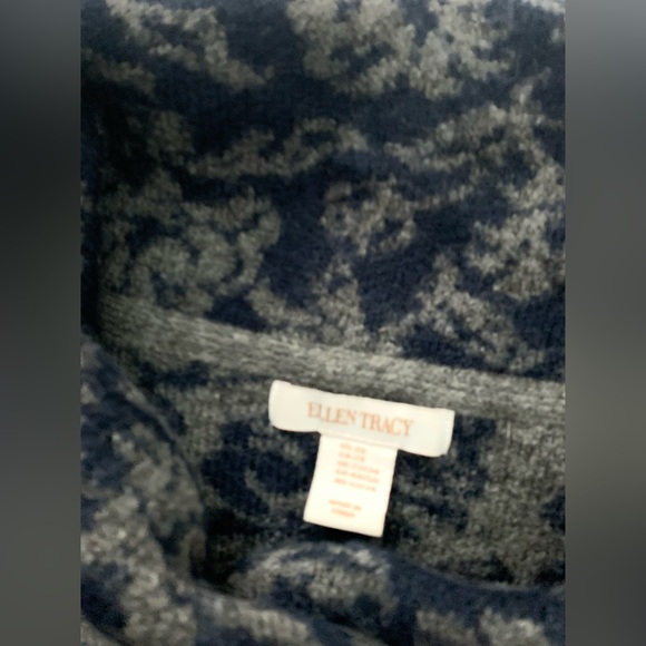Ellen Tracy Wool Blend Gray and Navy Floral Patterned Knit Top - Picture 7 of 7